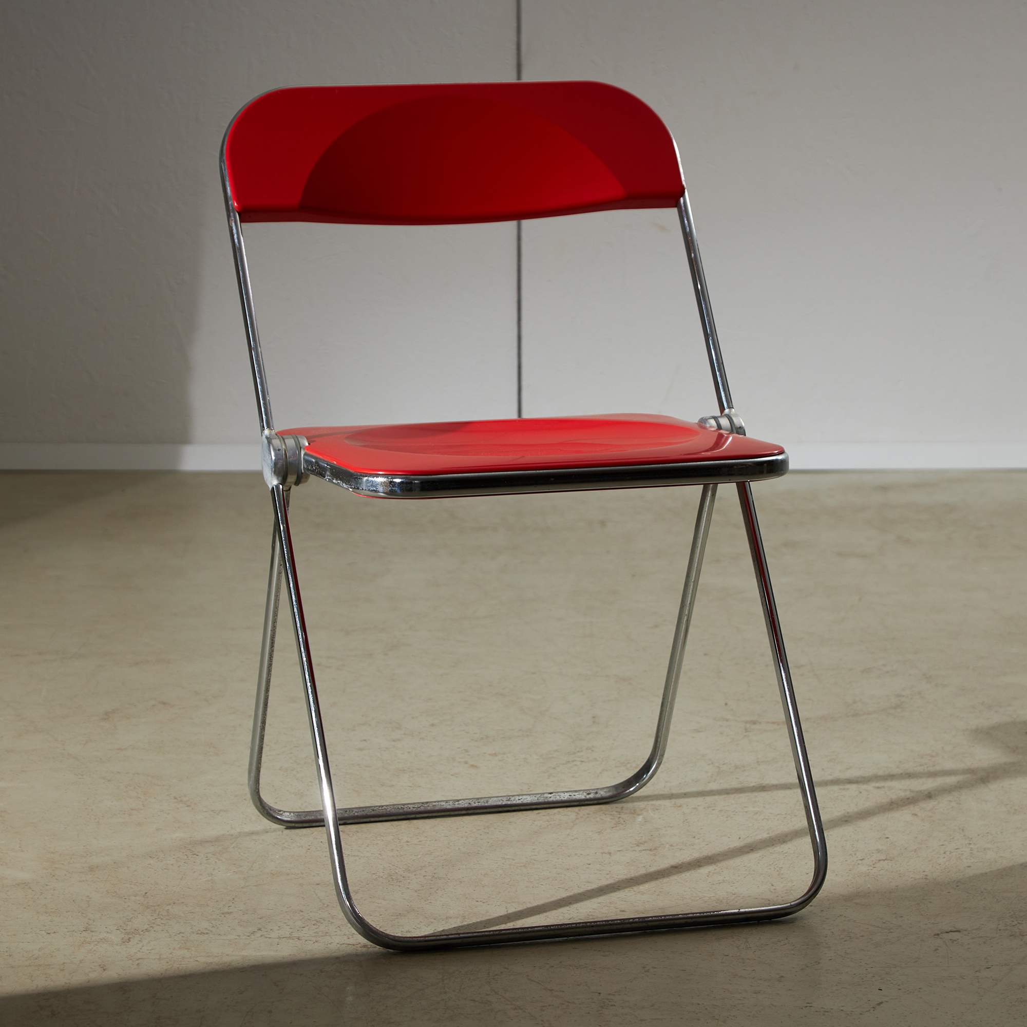 Plia Chair by Giancarlo Piretti | Necessarily Attached