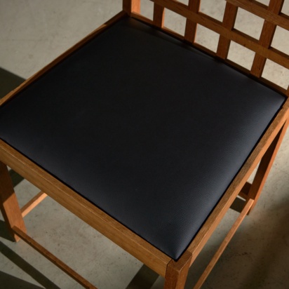 Grid-Back Chair in Mackintosh Style (black)