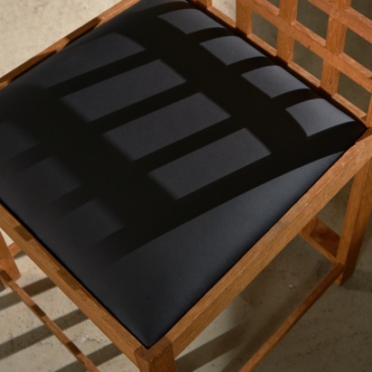 Grid-Back Chair in Mackintosh Style (black)