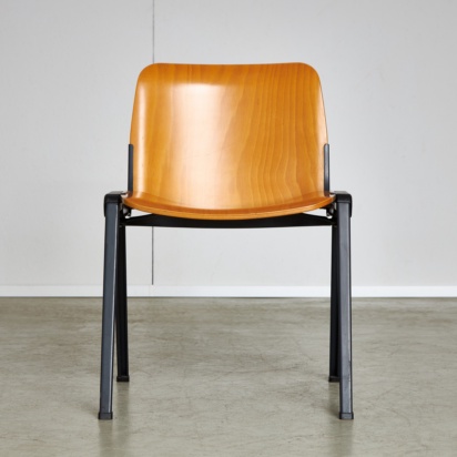 Serie K Stackable Desk Chairs