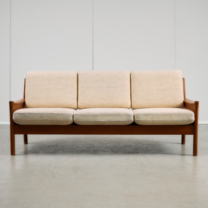 Dyrlund Solid Teak Three-Seater