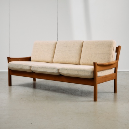 Dyrlund Solid Teak Three-Seater