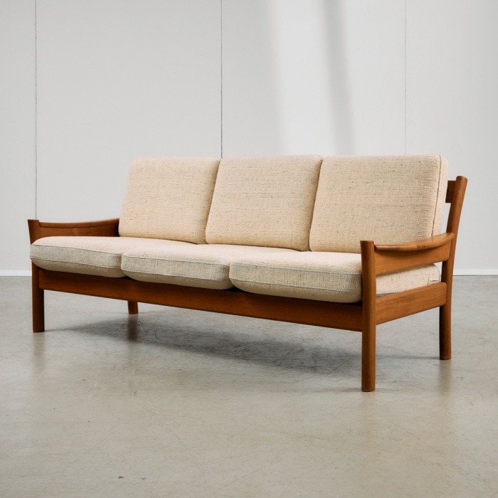 Dyrlund Solid Teak Three-Seater